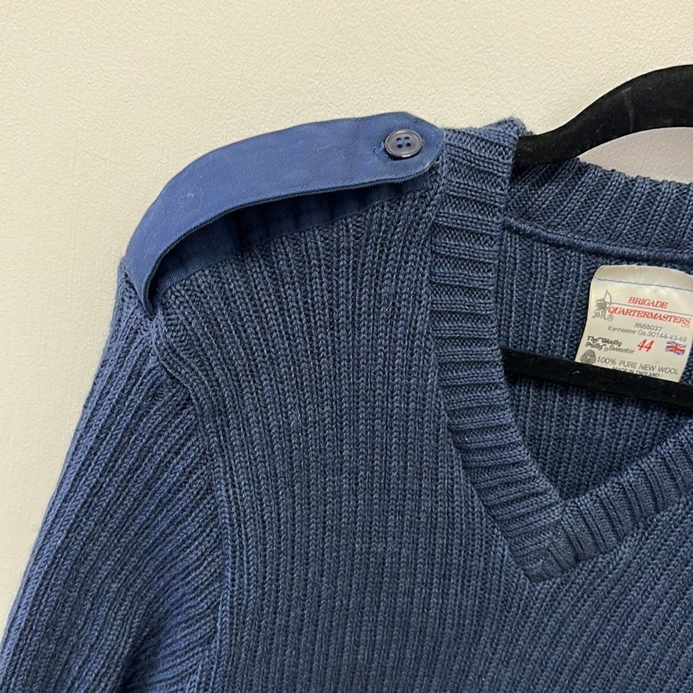 ⭐️1980's, wool, Brigade Quartermasters, "Wooly Pully" uniform sweater in blue - Picture 3 of 5